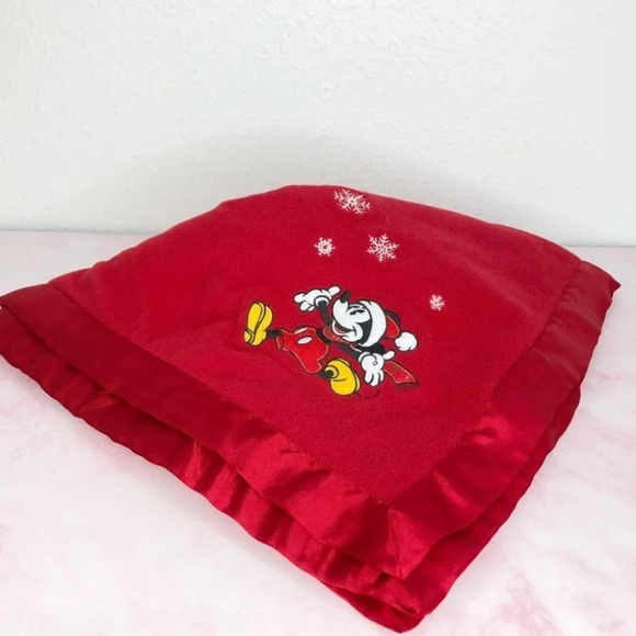 Disney Store fleece blanket red Christmas Mickey Mouse Santa 29”x29” - Picture 1 of 7
